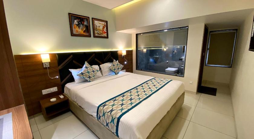 Hotel Unique By Apex photo