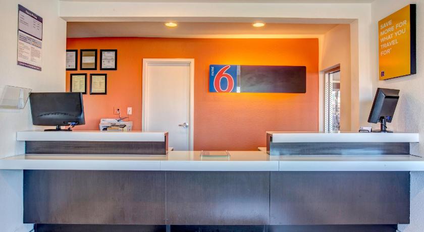 Motel 6-Murfreesboro, TN