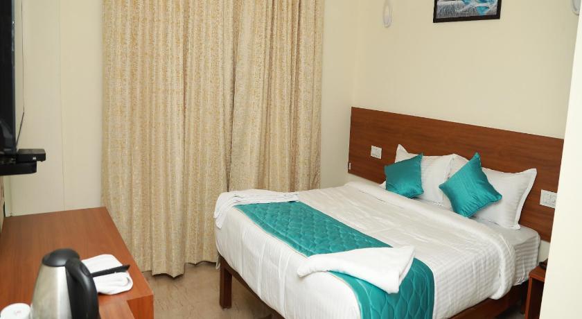 Hotel Royal Chola photo