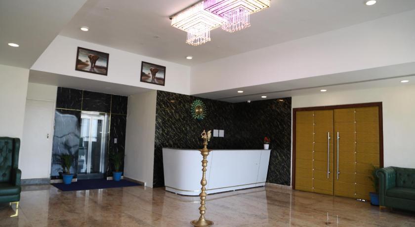 Hotel Royal Chola photo