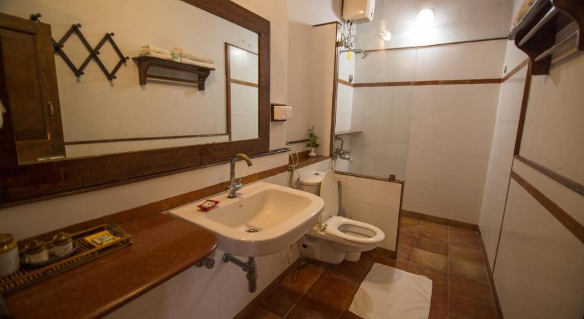 Image of Classic Suite 2