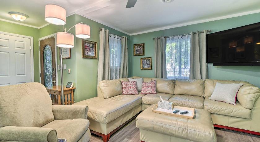 Pet-Friendly Taylor Home with Backyard Oasis! photo