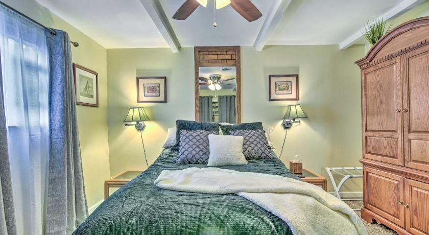 Pet-Friendly Taylor Home with Backyard Oasis! photo