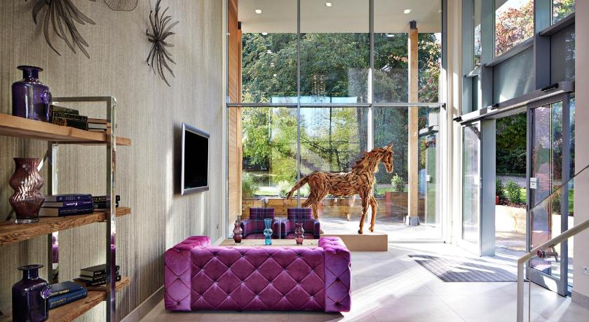 Image of Luxury Garden Suite 8