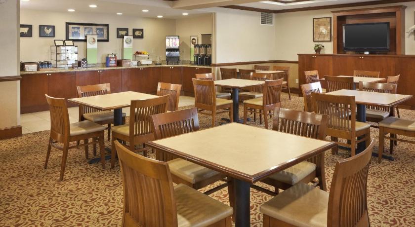 Country Inn & Suites by Radisson, Potomac Mills Woodbridge, VA