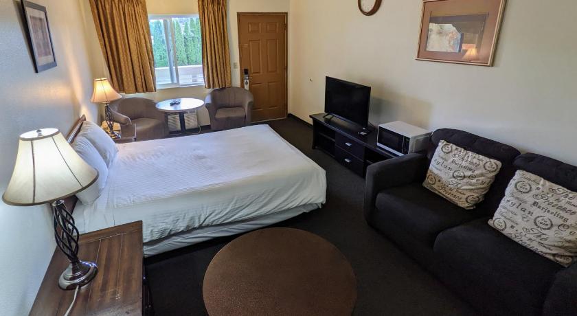 Monroe (WA) Fairground Inn 2-Star Accommodation pool