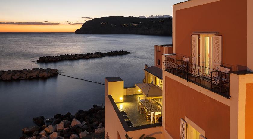 Appartamenti Le Pleiadi - Sant'Angelo D'Ischia — Hotel in Ischia Island