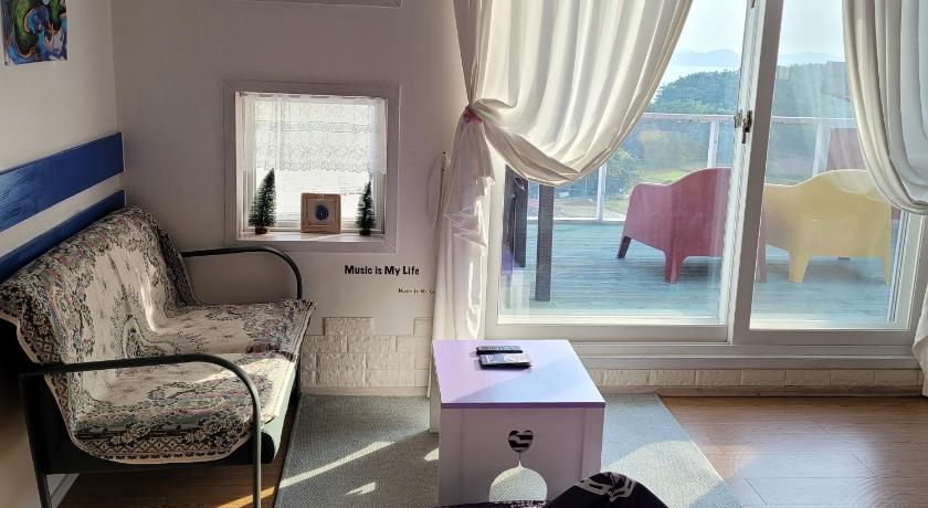 Image of One-Bedroom House 1