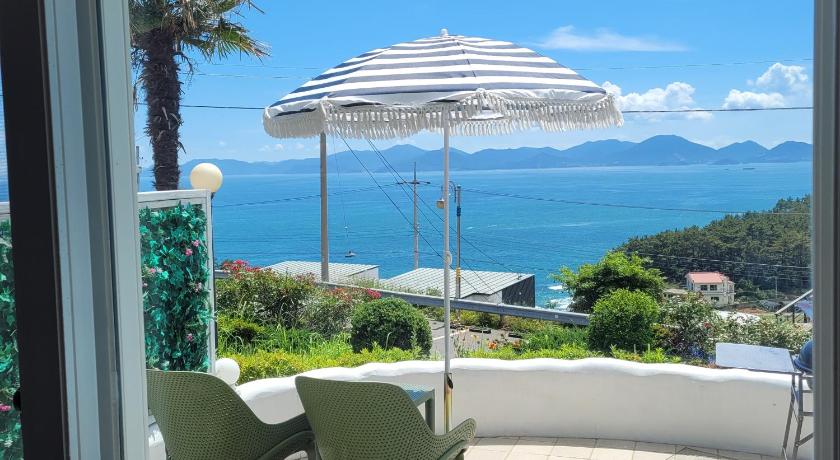 Image of Studio Ocean View 1