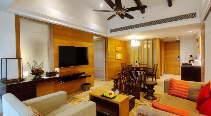 Image of Classic Suite 13