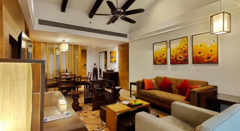 Image of Classic Suite 10