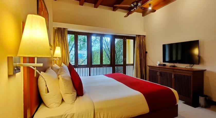 Image of Junior Suite with 20% off on Session on Spa , Food & Beverages and complimentary Access to Water Park Rides 4