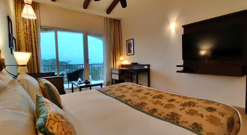Image of Classic Deluxe King with 20% off on Session on Spa , Food & Beverages and complimentary Access to Water Park Rides 5
