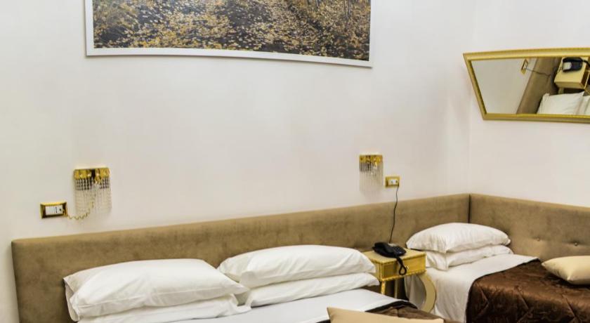 Image of Deluxe Triple Room 0