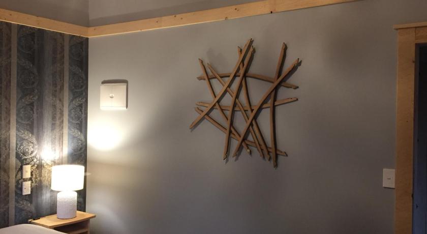 Image of One-Bedroom Chalet 6