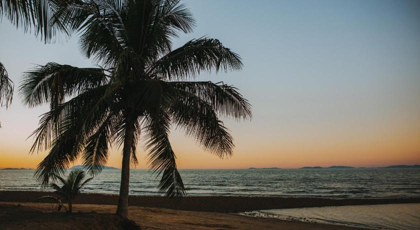 Balgal Beach Units photo