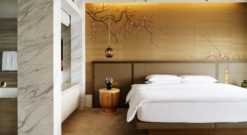 Image of Ambassador Harbour Suite 6