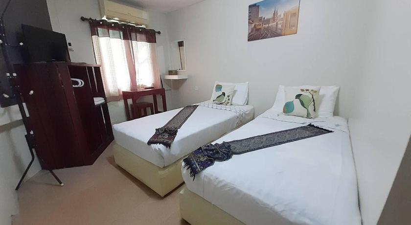Image of Standard Twin Room 0
