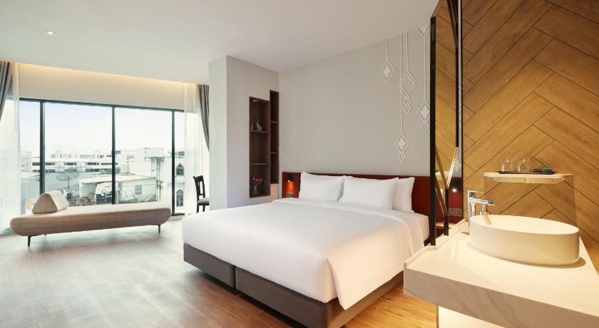 バンコク Centara Life Hotel Bangkok Phra Nakhon 4つ星 ホテル スイート