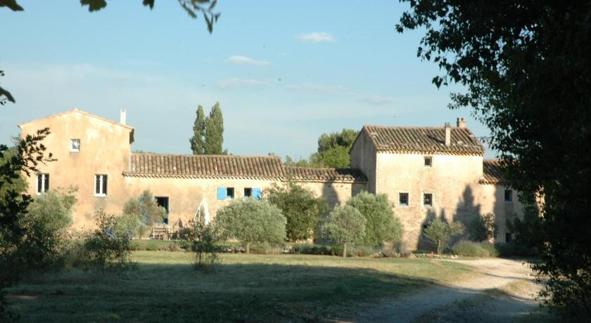 Le Mas Saint Jacques — Hotel in Crillon Le Brave