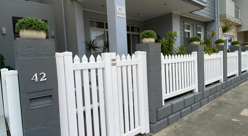 The Hutt on Mandurah Marina — Hotel in Mandurah