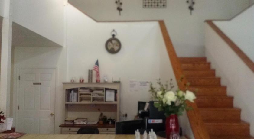 Town House Inn photo