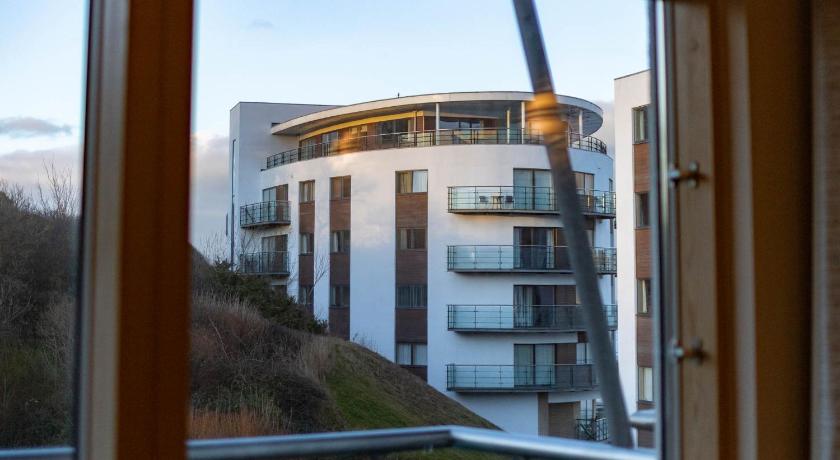 Image of Three-Bedroom Apartment (No Sea View) 11