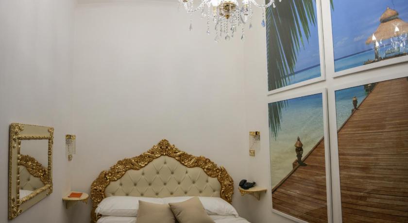 Image of Double Room with French Bed 0