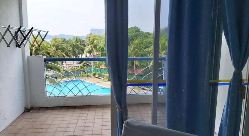 Nat's Seri Bulan beach pool home @teluk kemang - image 26