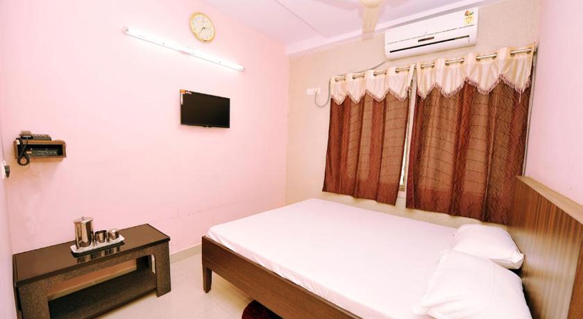 Shree Laxmi Guest House - image 15