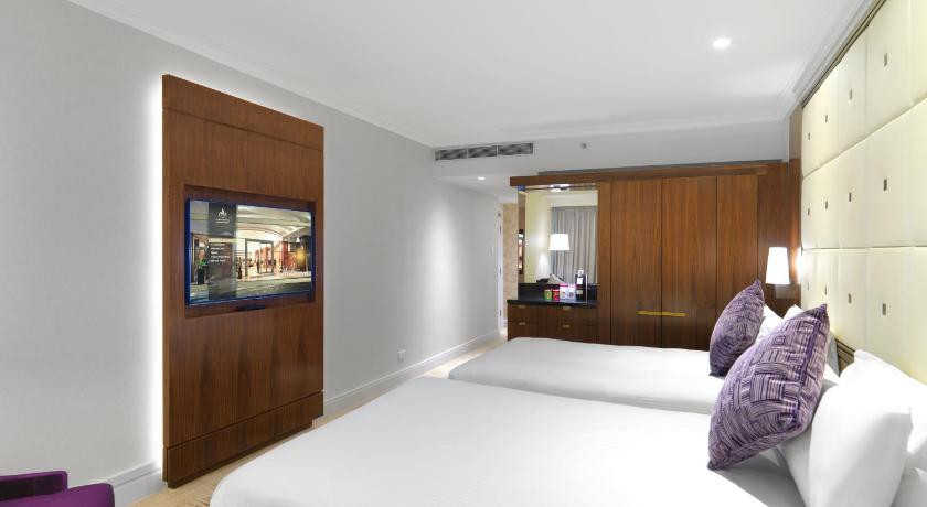 Image of Deluxe Twin Room with Club Lounge Access 5