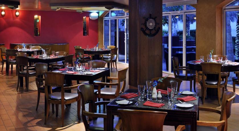 クウェートシティ Movenpick Hotel & Resort Al Bida'a Kuwait 5つ星 ホテル スイート