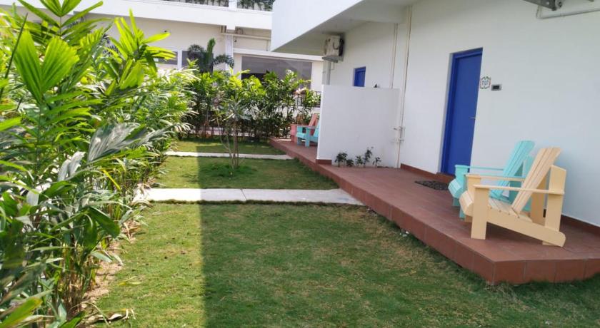 Riviera Beach Resort photo