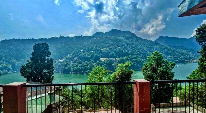 Sukoon Lake View BnB photo