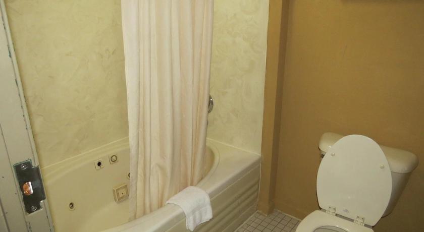 First Western Inn Caseyville photo