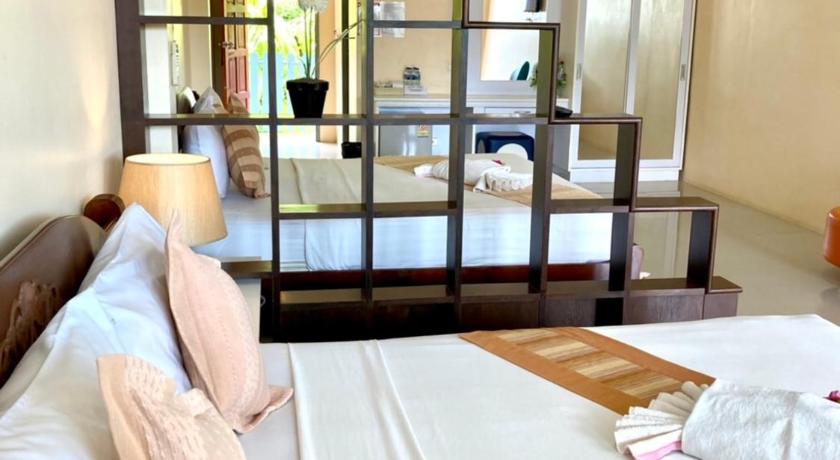 Image of Deluxe Quadruple Room 6