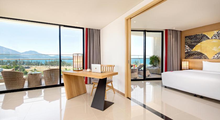 Image of Executive Suite Panoramic Ocean View - Onsen & Water Park Inclusive 13