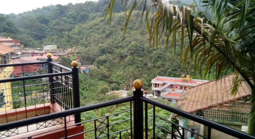 TempleVue CoupleStay in Coorg-Hill View-Netflix-Walkable to Convenience Store and Restaurants. photo