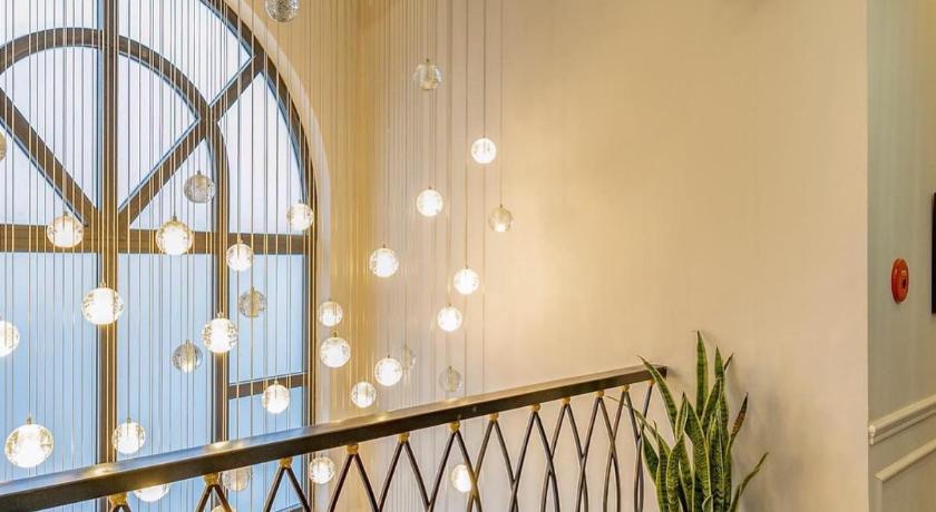 Padona Hotel – Dalat, KS