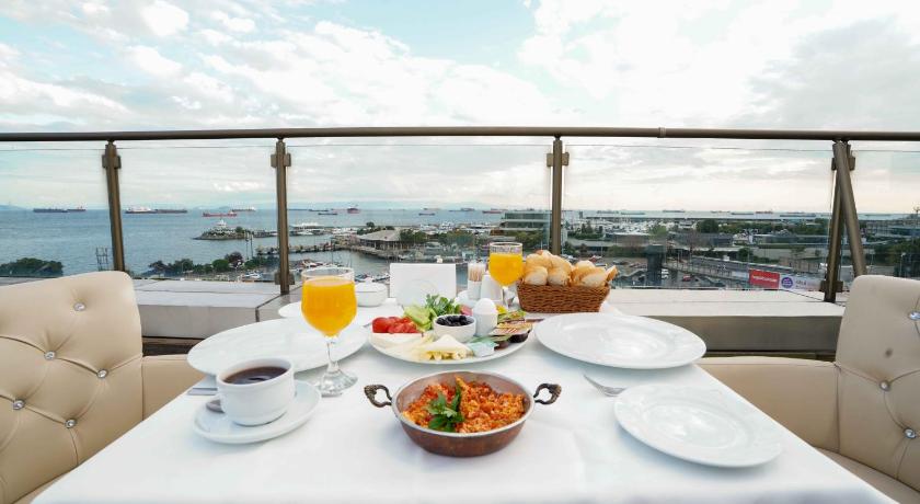 AURA MARINA HOTEL - image 4