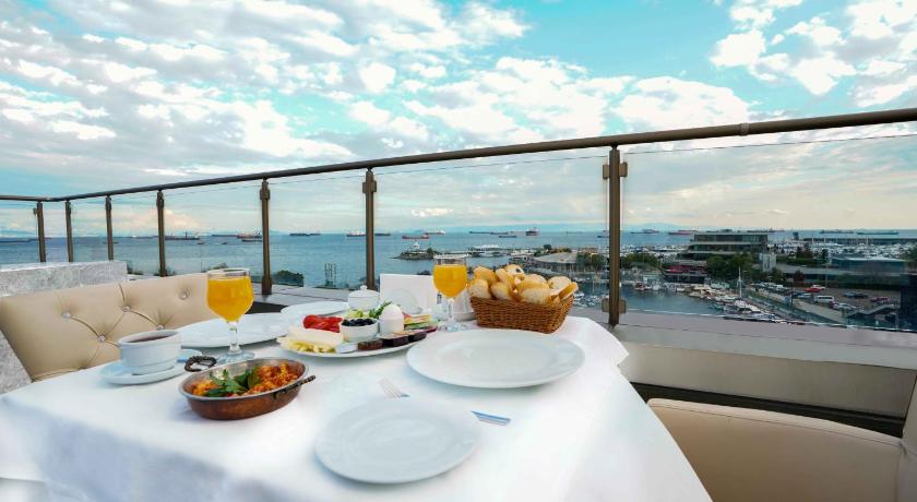 AURA MARINA HOTEL - image 12