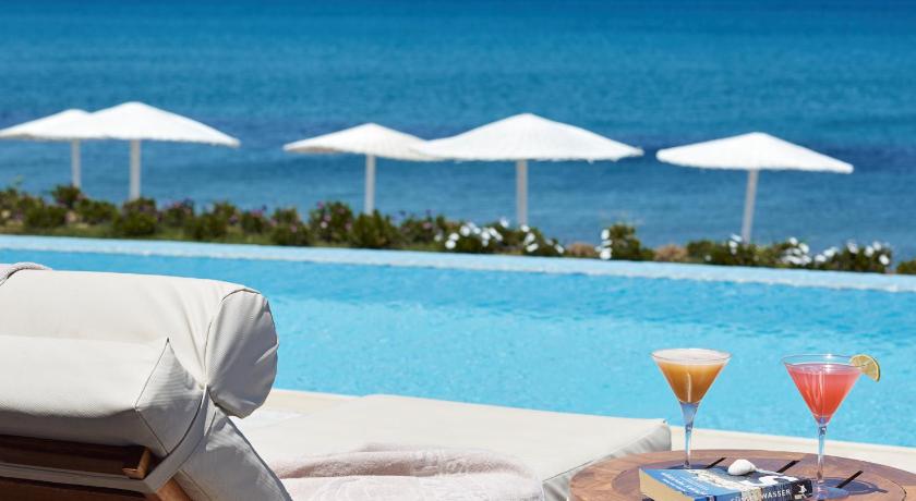 Image of Junior Suite - Sea Front with Sharing Pool 8
