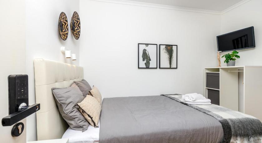 Guest Inn 3 Boutique Guest House by Homeful Homes - 17