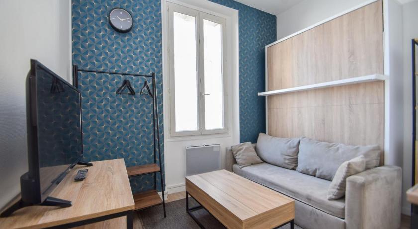 Cosy studio 2 pers tout equipe a 10min du RER C et metro Ligne 7 — Hotel in Paris
