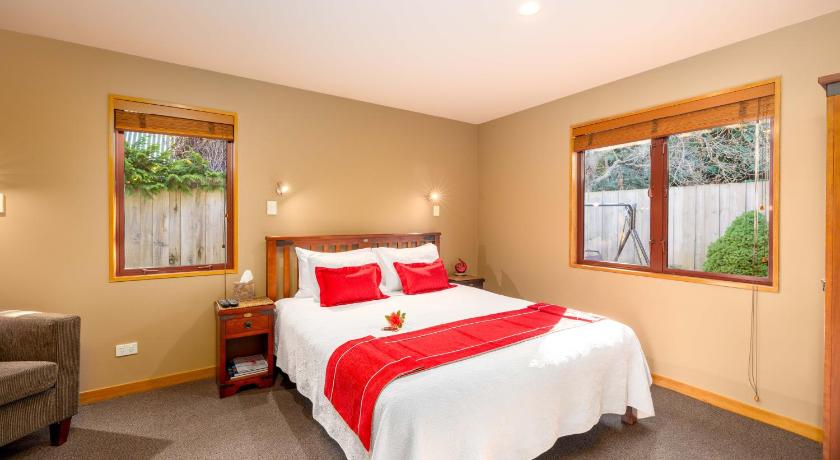 Image of One Bedroom Spa Suite 3