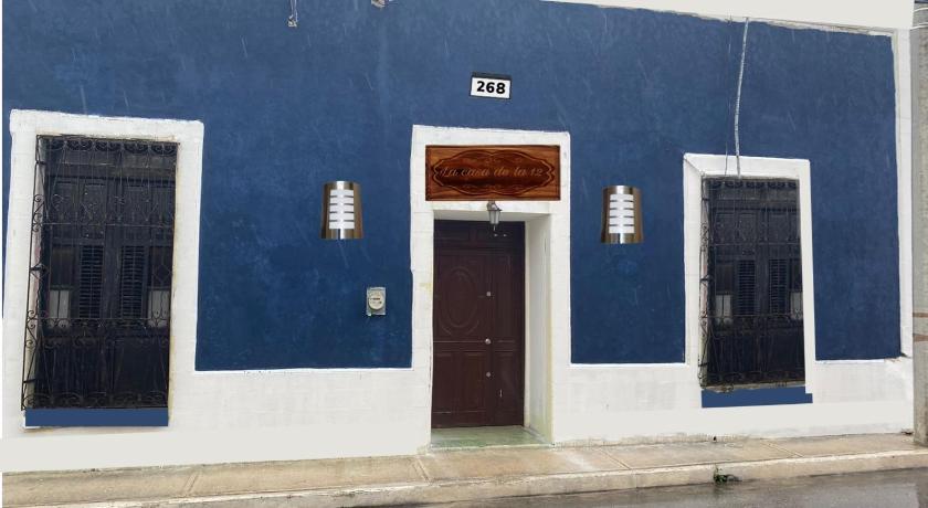 La casa de la 12 photo