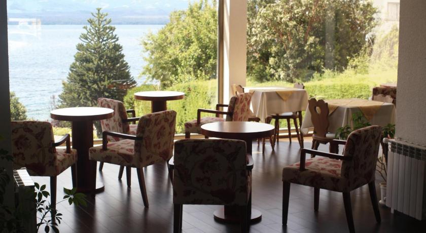 Image of Double or Twin Room with Lake View 10
