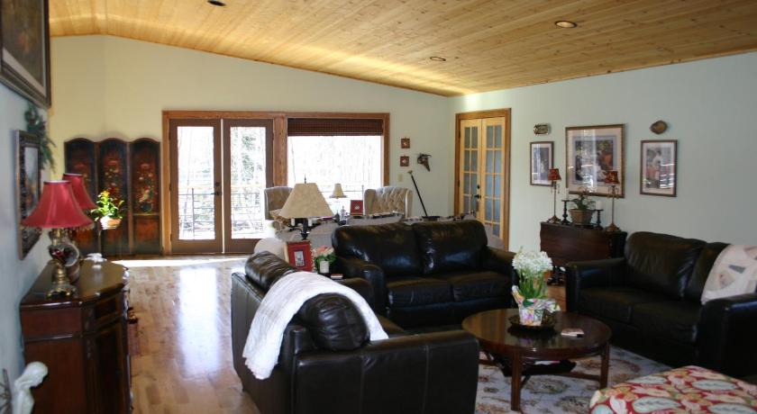 앵커리지 (AK) Maria's Creekside B&B 3성급 숙소 수영장