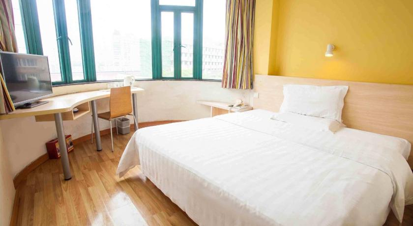 7 Days Inn Beijing National Conference Center Beishatan Metro Station photo