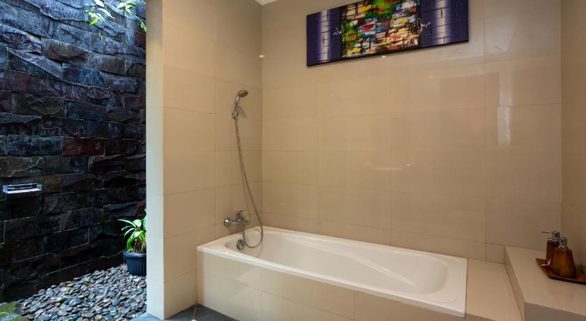 Image of Deluxe Suite 12